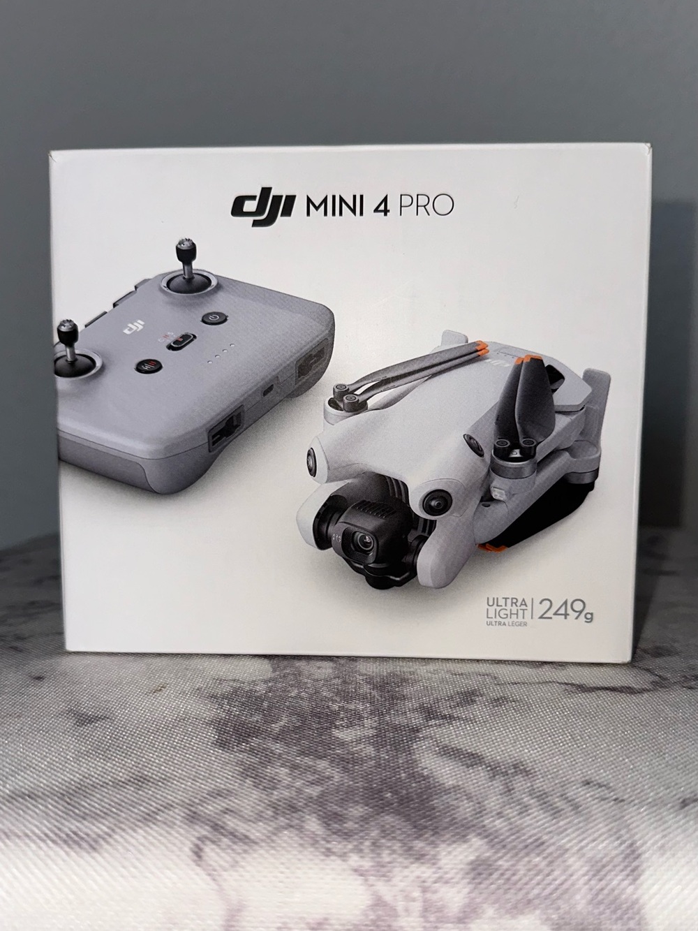 DJI Mini 4 Pro - White Box with Black Text